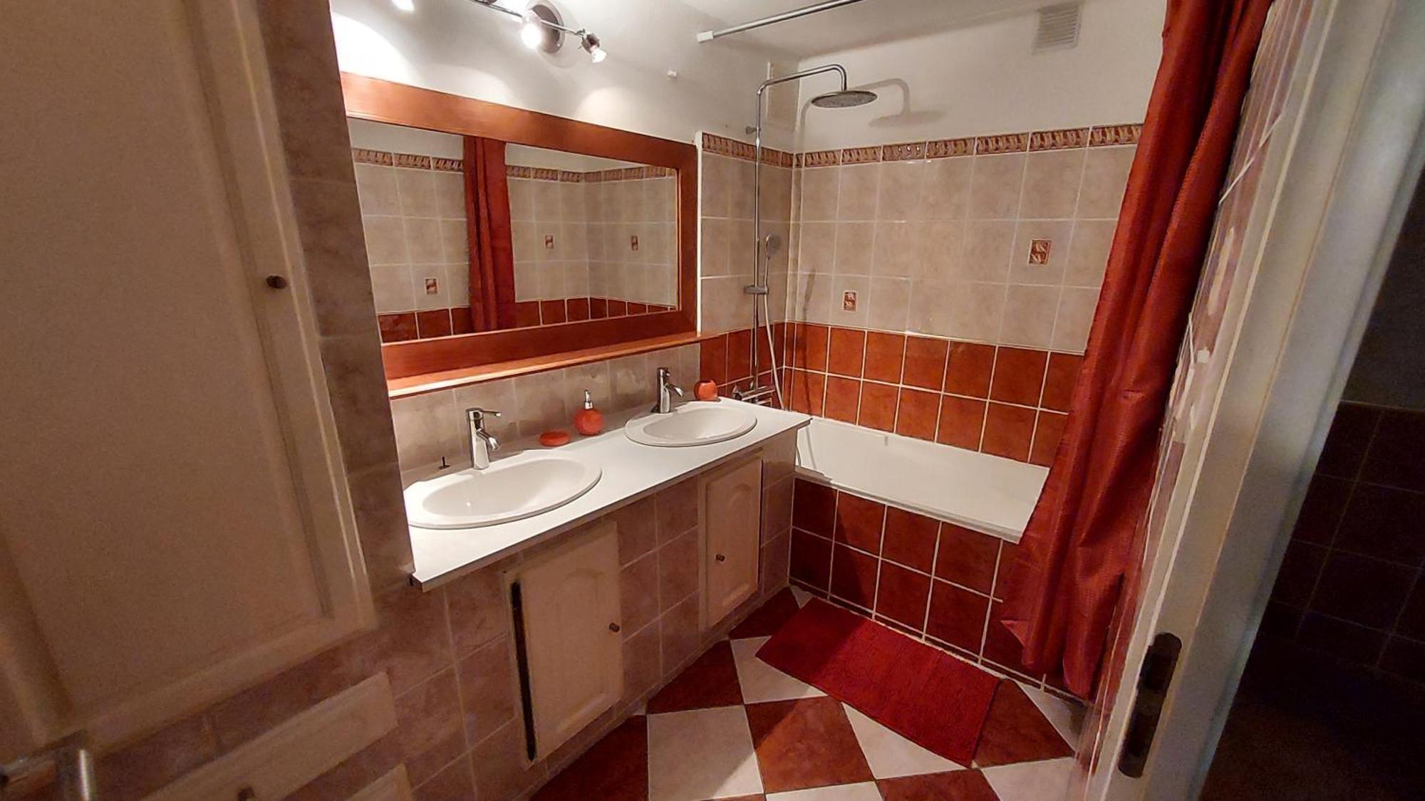 Maison De Village Sur 2 Etages A 4 Personnes Holiday home